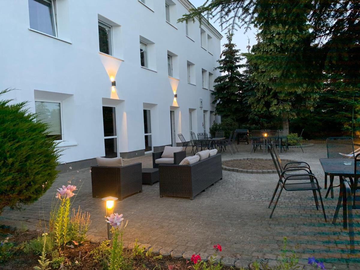 Bell'S Hotel Konstantynow Lodzki Bagian luar foto