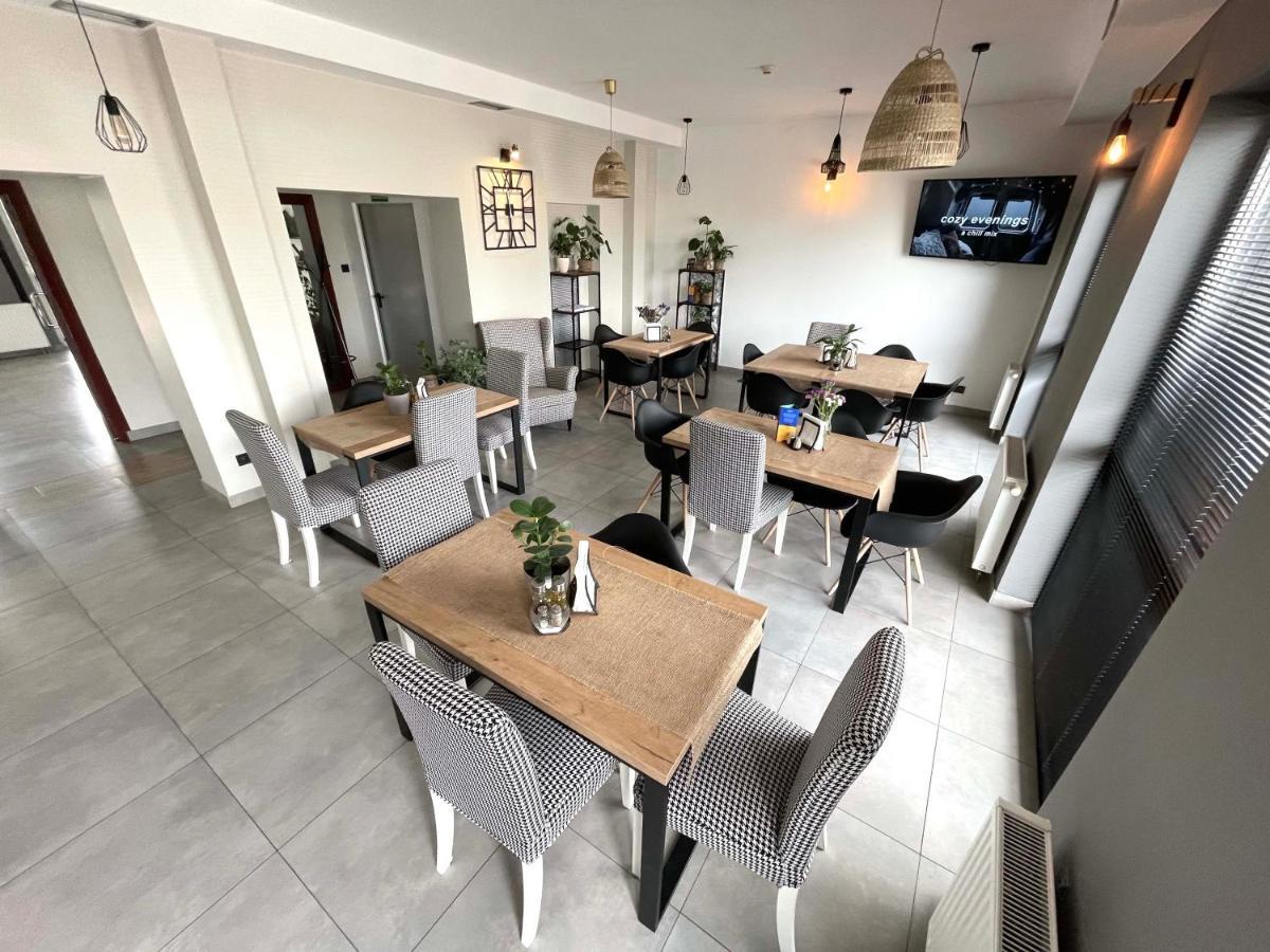 Bell'S Hotel Konstantynow Lodzki Bagian luar foto